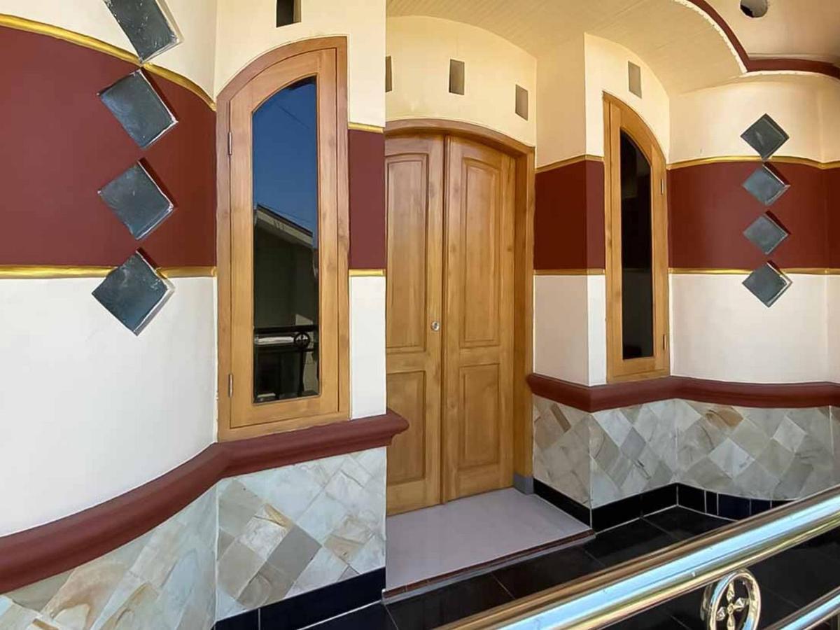 Palace Syariah Homestay Redpartner Banyuwangi  Extérieur photo