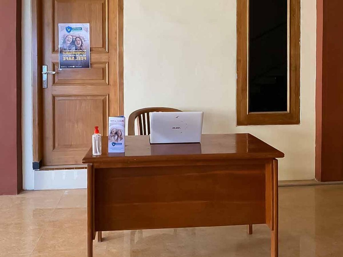Palace Syariah Homestay Redpartner Banyuwangi  Extérieur photo