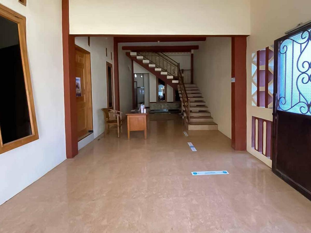 Palace Syariah Homestay Redpartner Banyuwangi  Extérieur photo